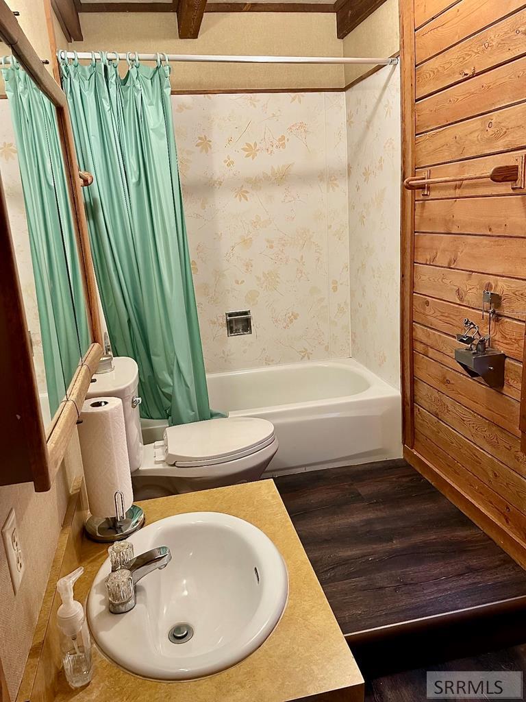 Upper Bathroom 1