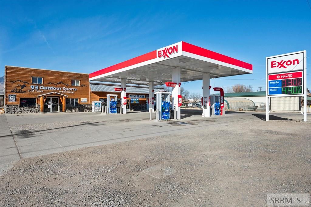 EXXON Station, 93 Outdoor Sports, C-Store, Apartme