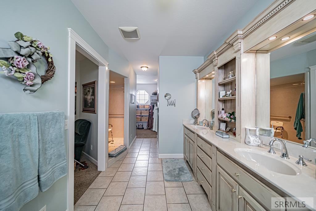 MASTER BATH INTO MASTER CLOSET