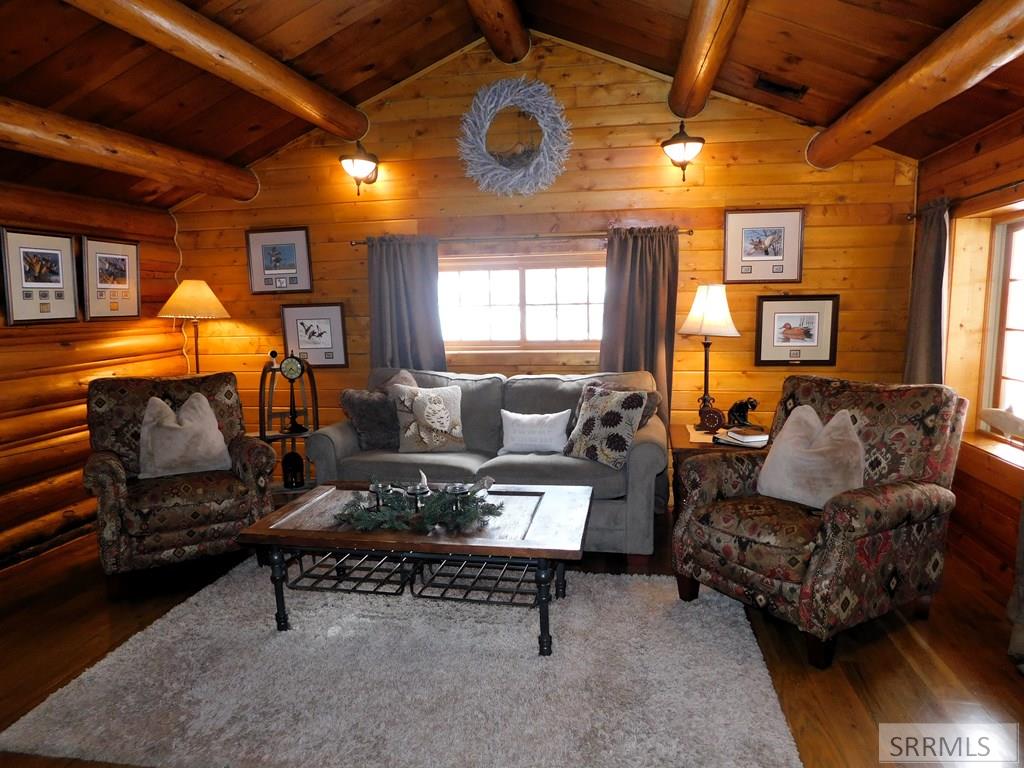Livingroom area with views of Henry's Lake