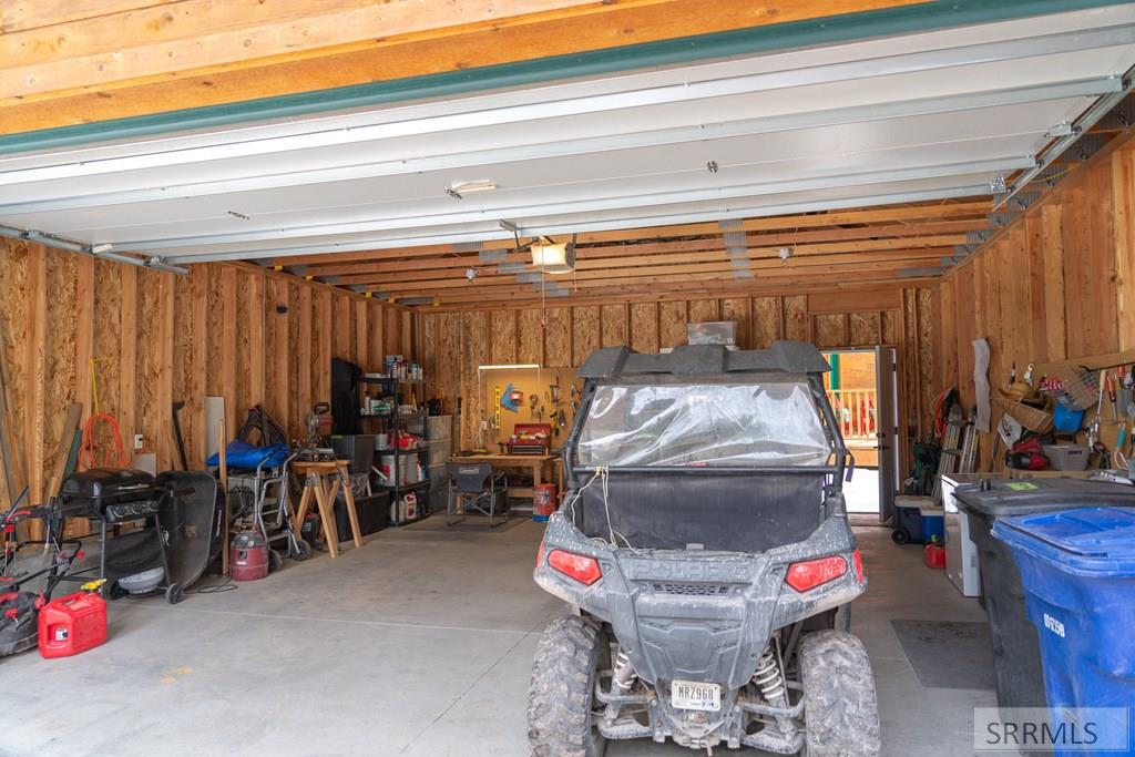 Detached garage