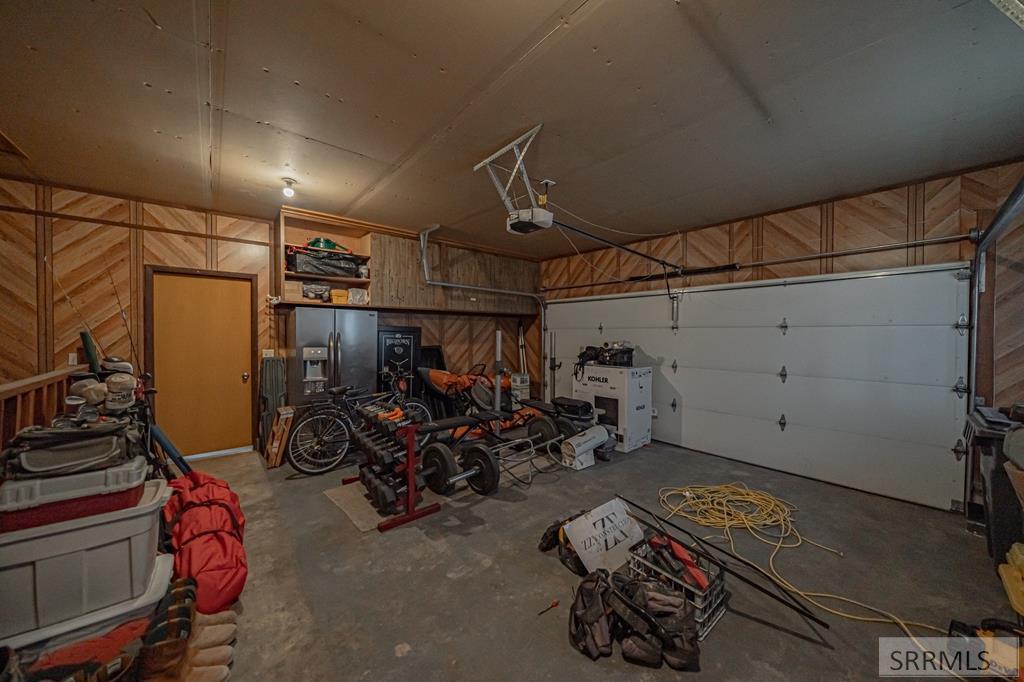 Garage, 2 door 