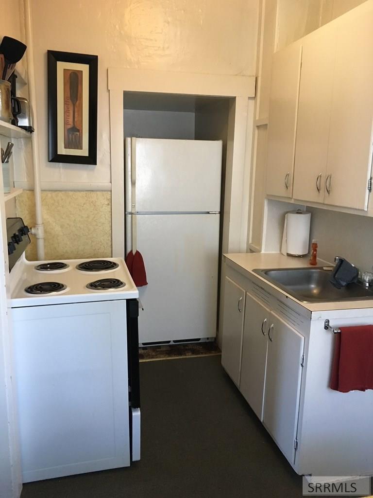 KITCHEN UNIT 2