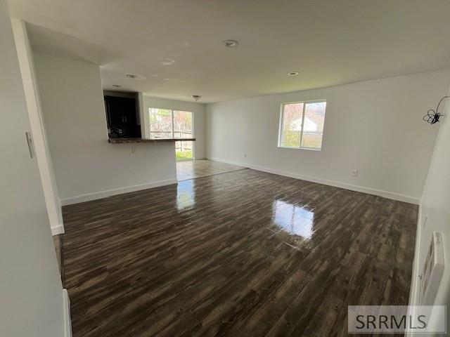 Laminate floor in living room 