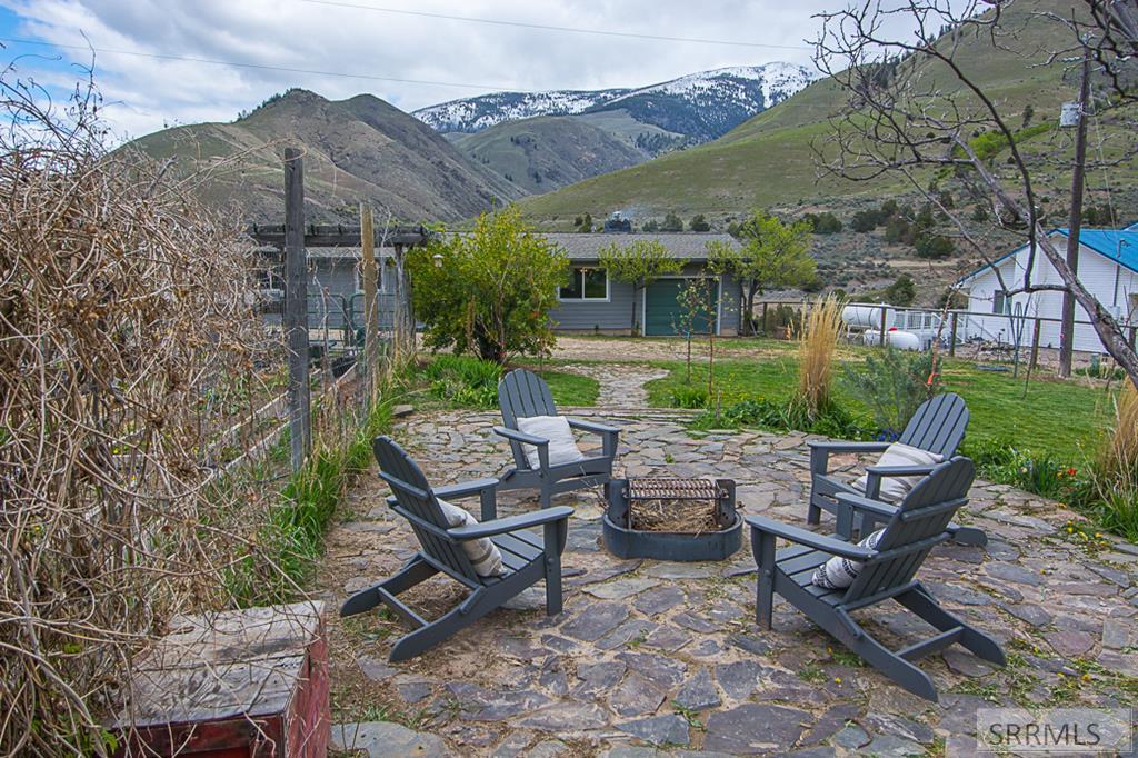 Rear Yard Entertainment Area