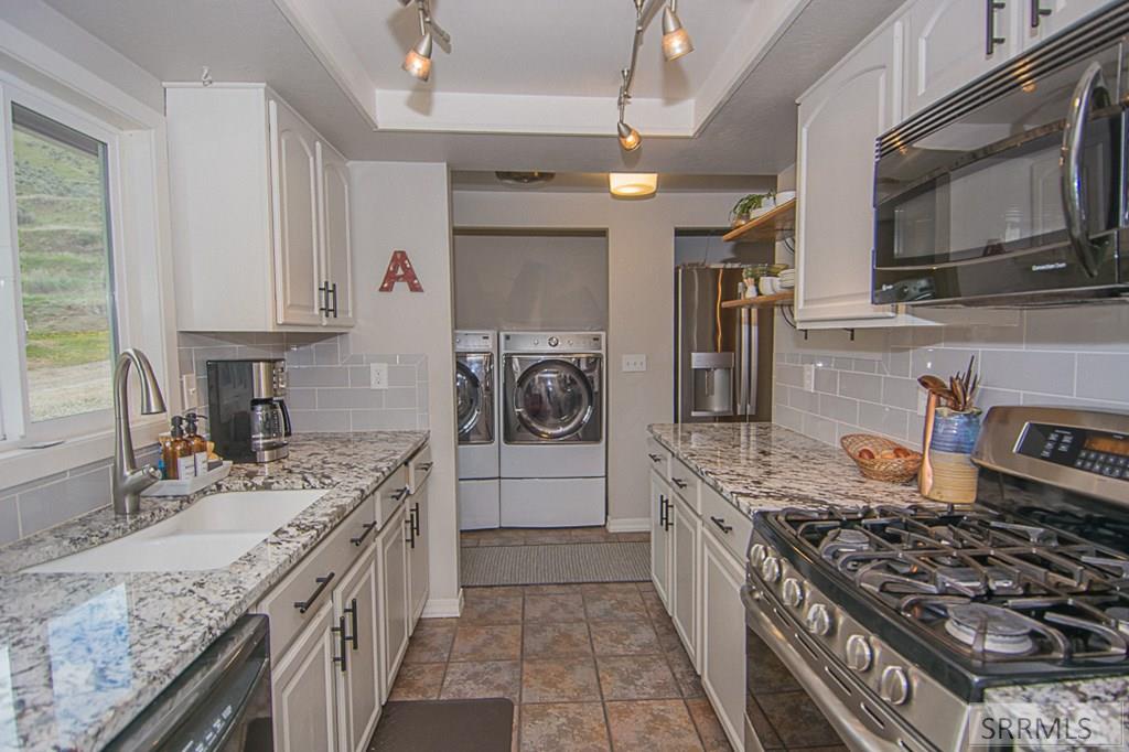 Kitchen Main Floor