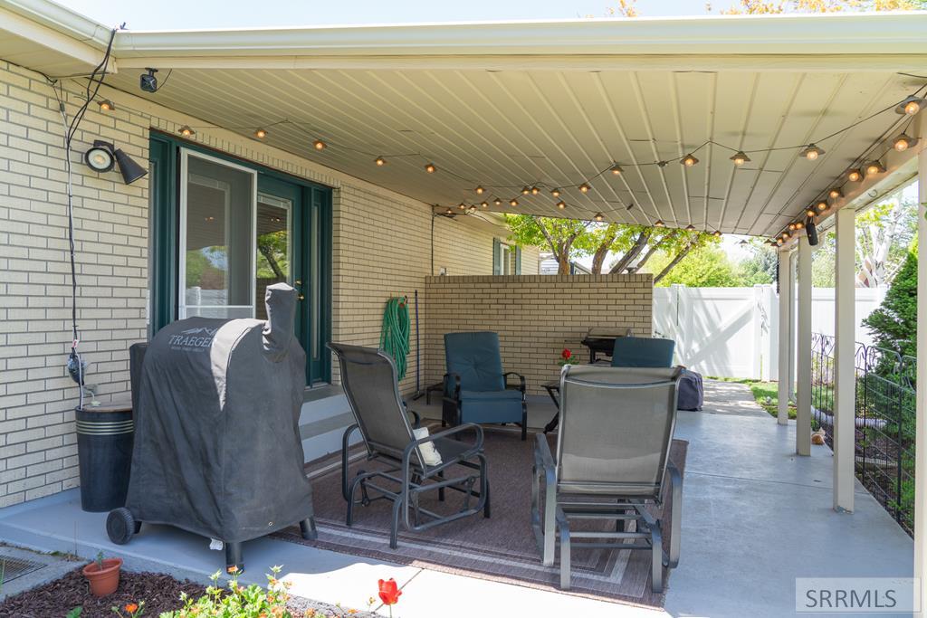 Covered patio - backyard