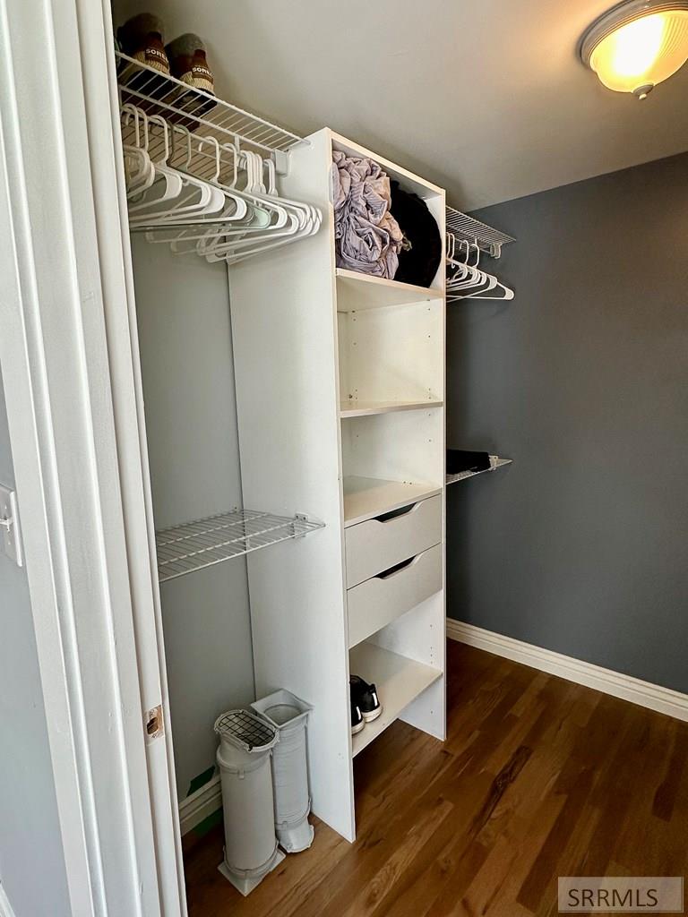 Walk-In Closet Built Ins