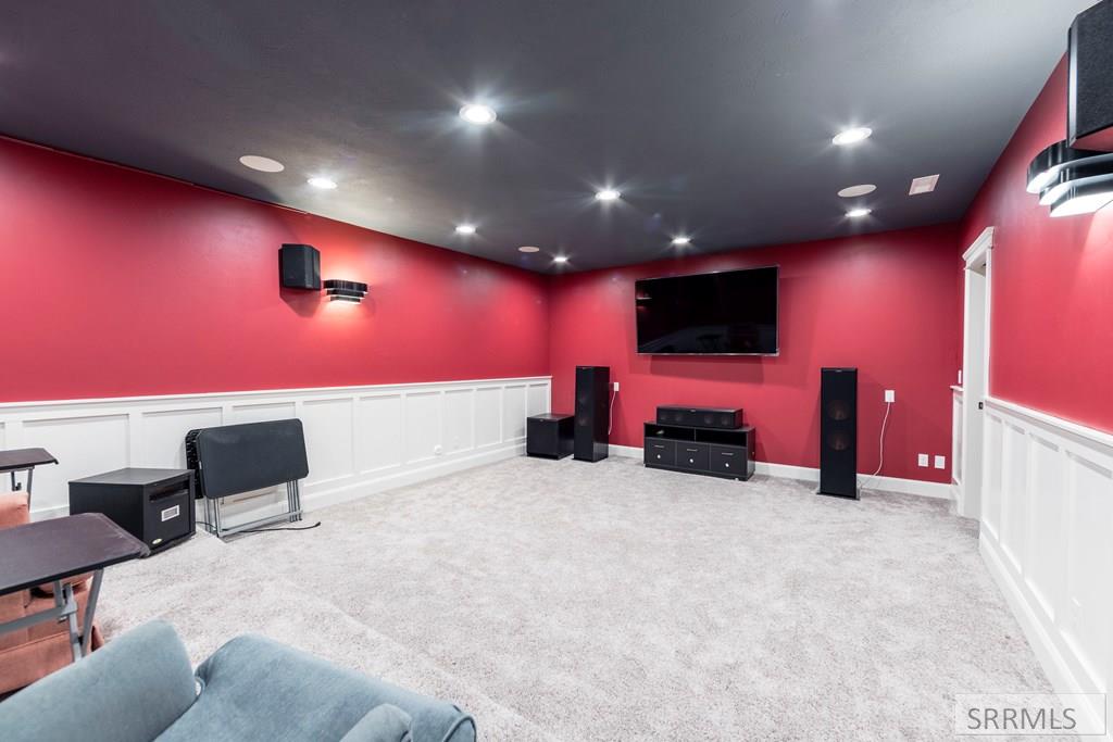 Entertainment Room 