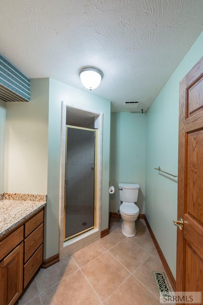 Main Floor Guest Bathroom