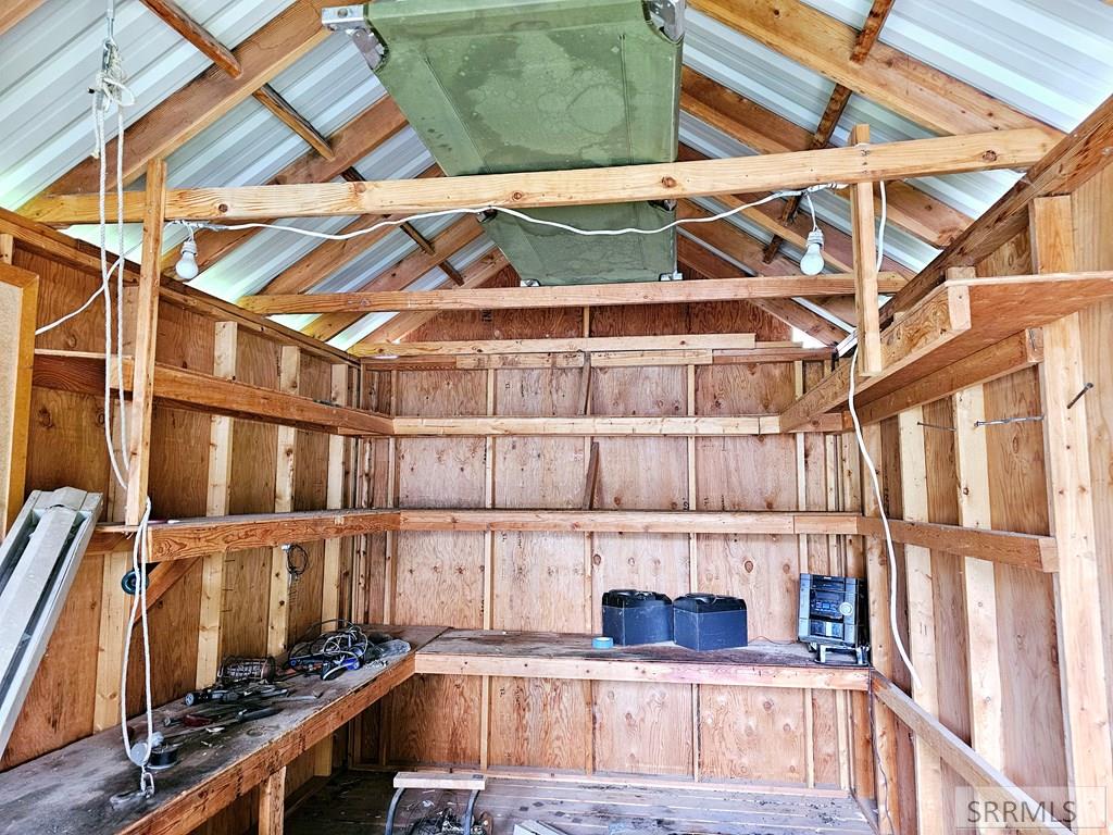 Storage shed / shop - 10 x 16