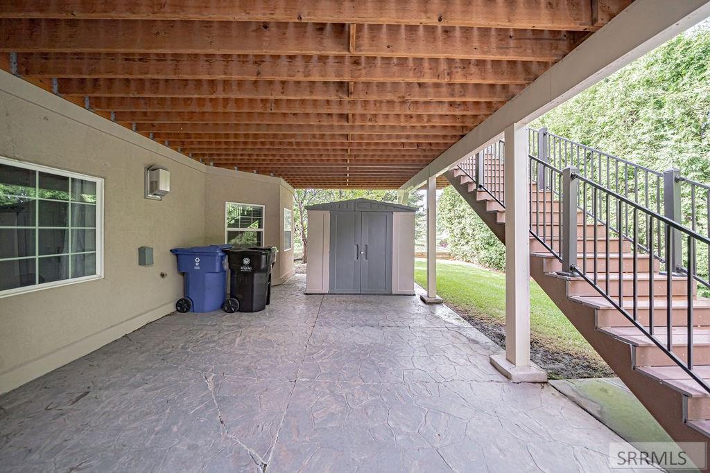 Extra space on lower patio