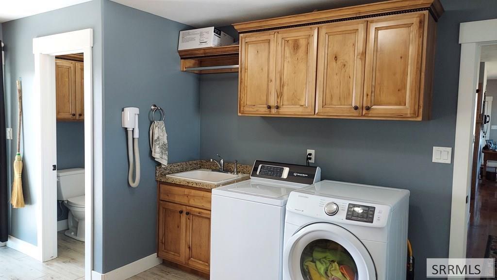 Laundry/Mudroom