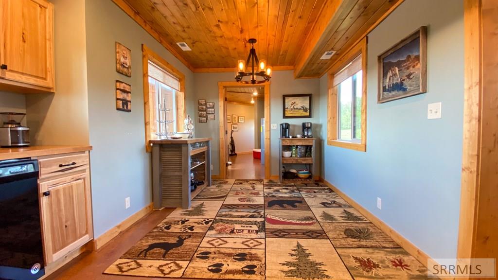 Main Cabin Dining Area