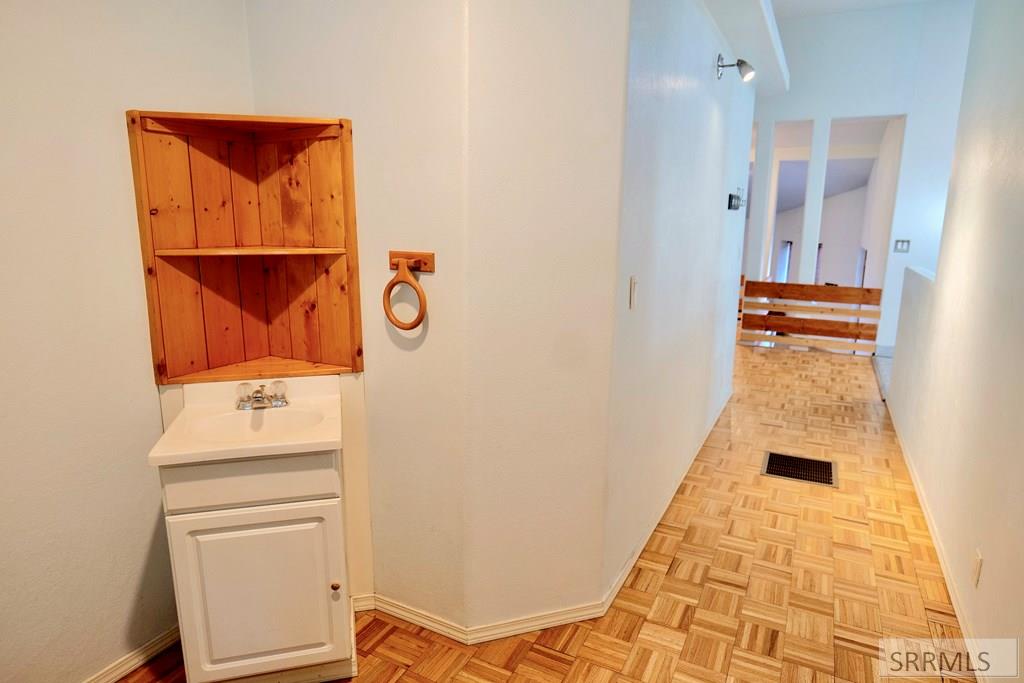 Side Entrance / Mudroom Sink