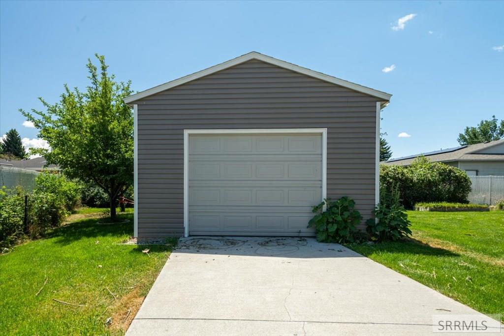 Additional Single Garage