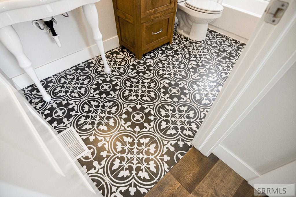 Patterned Tile flooring