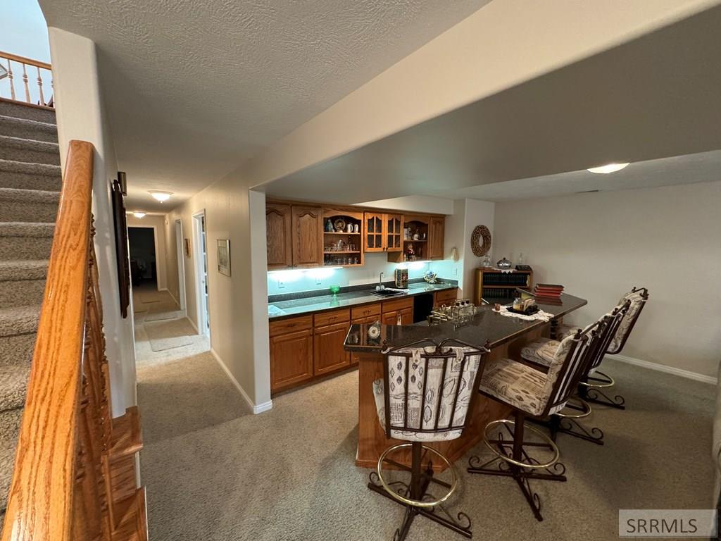 Wet bar/hallway