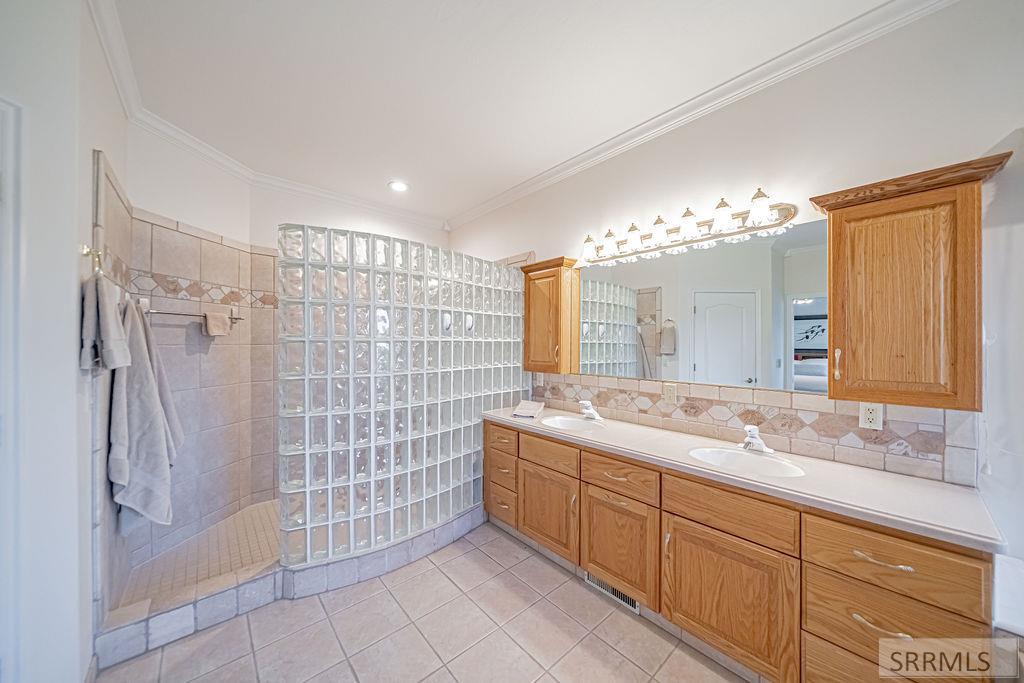 Owner's Spa-Like Bathroom - Main Level (Bath 1)