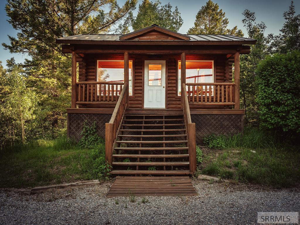 Heated Cabin at Paddle Tennis Court