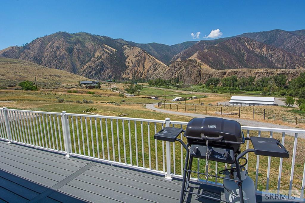 Duplex Exterior Upper Level Deck View Mountains & 