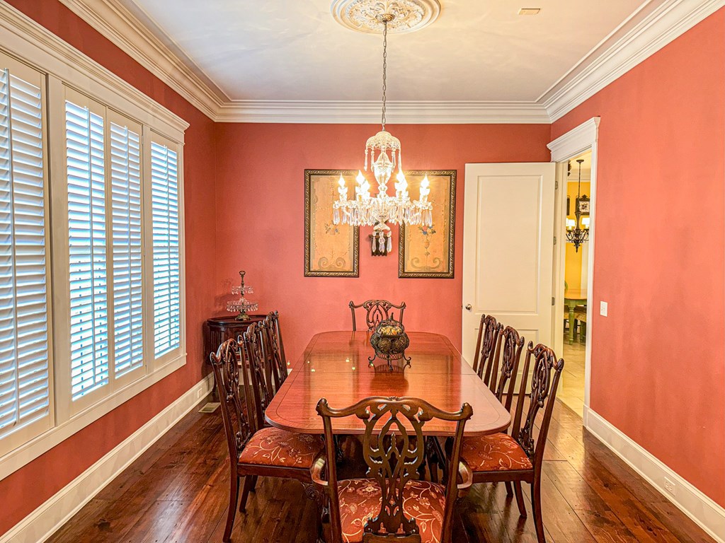 FORMAL DINNING ROOM