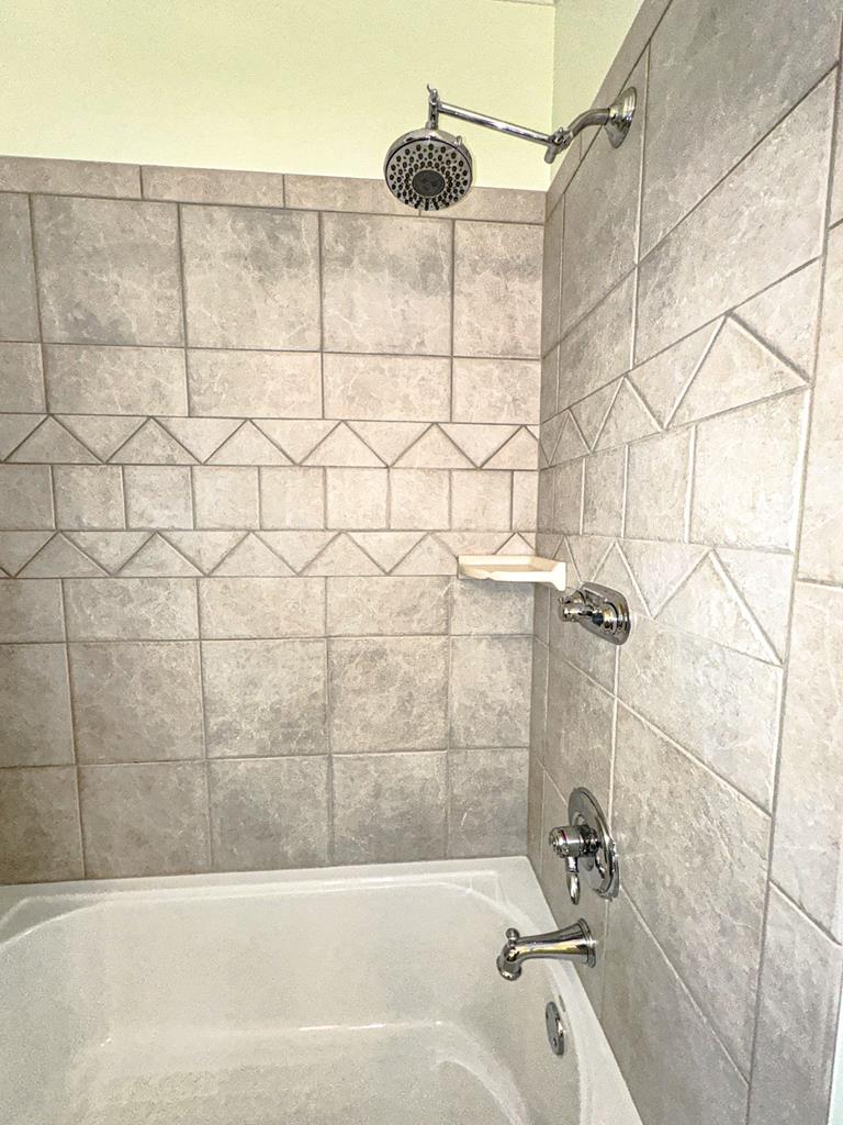 BATHROOM 4 TILE