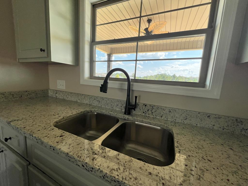 PREVIOUS BUILD SINK AND GRANITE FINISHES