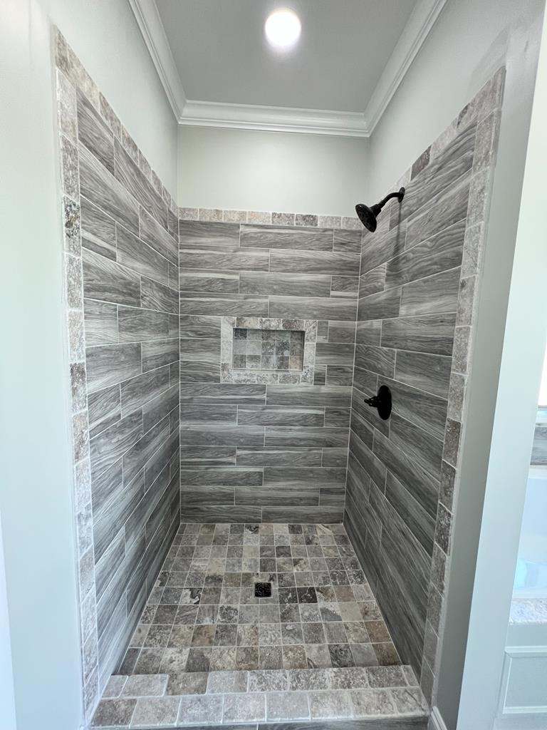 PREVIOUS PRIMARY BATHROOM SHOWER TUB COMBO TILE SE