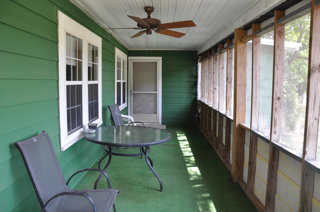 L-Shaped Screened Porch