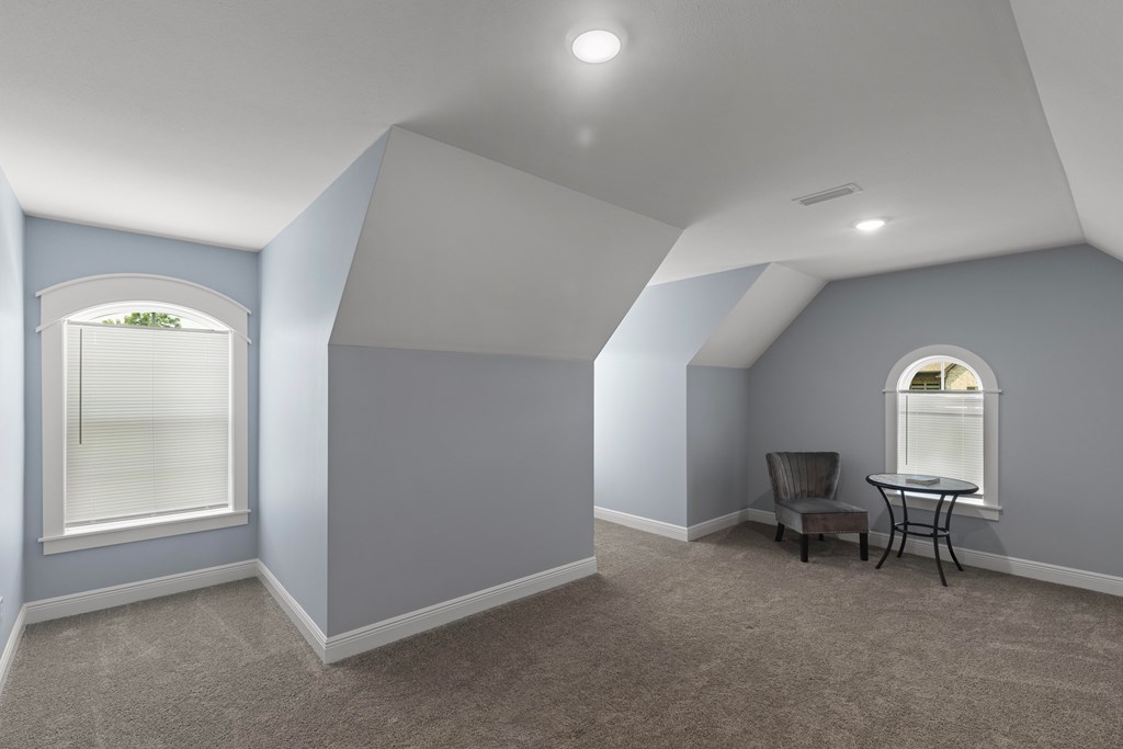 Upstairs bedroom & sitting area