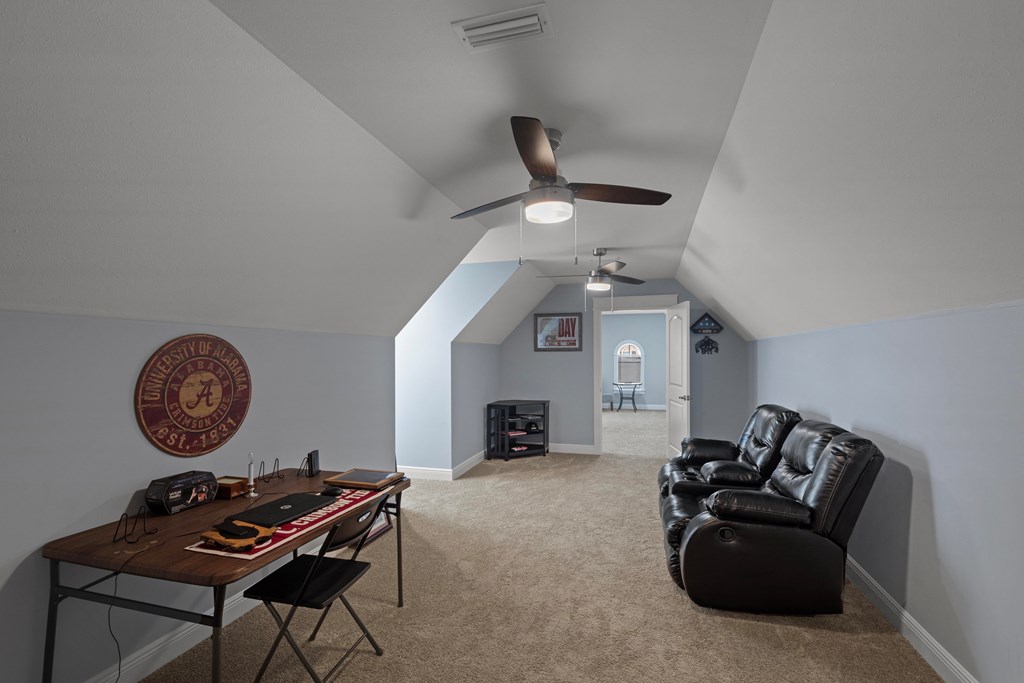 Upstairs bedroom & sitting area