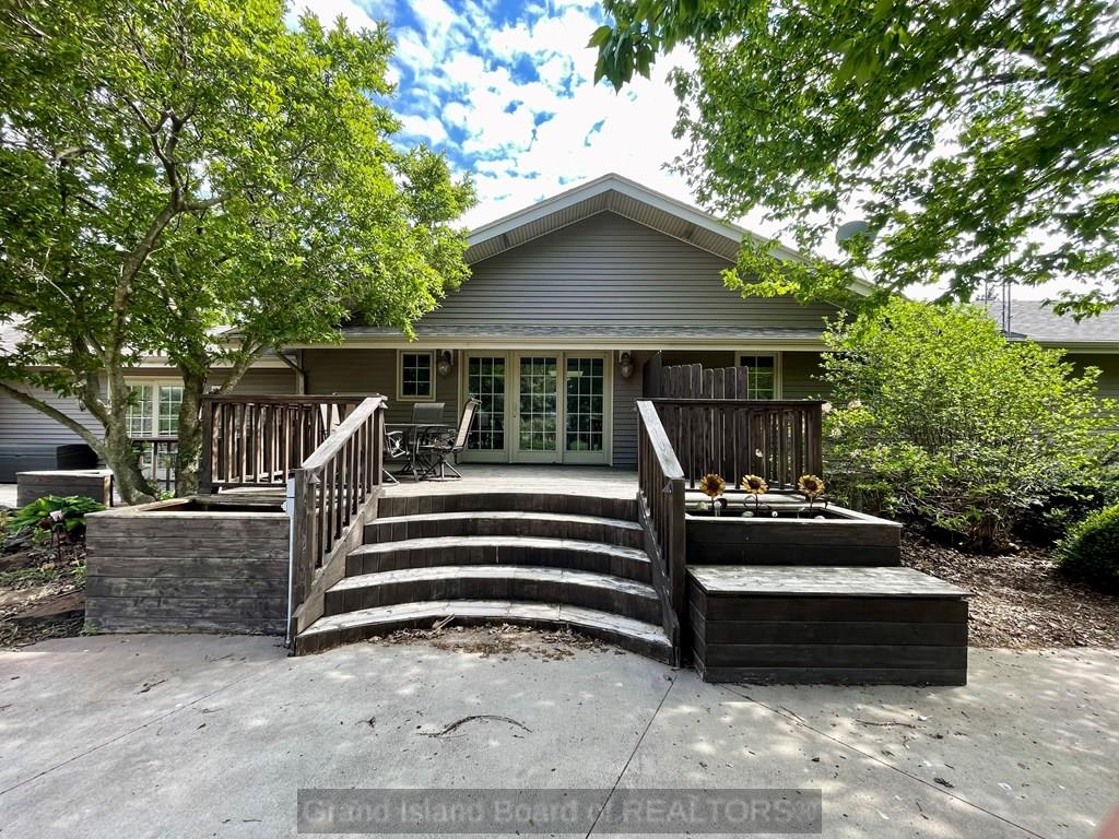 Large deck with built in planters