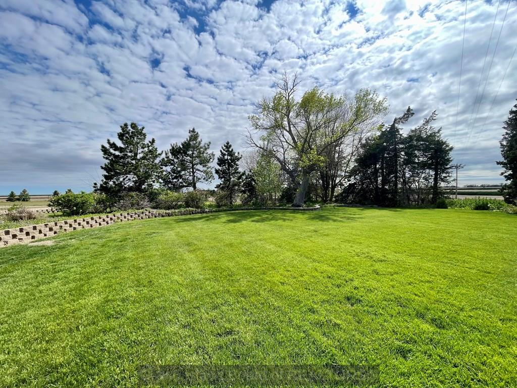 Additional yard with retaining wall 