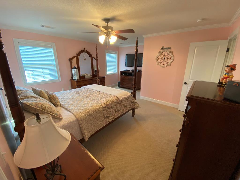 Upstairs Guest Room 1