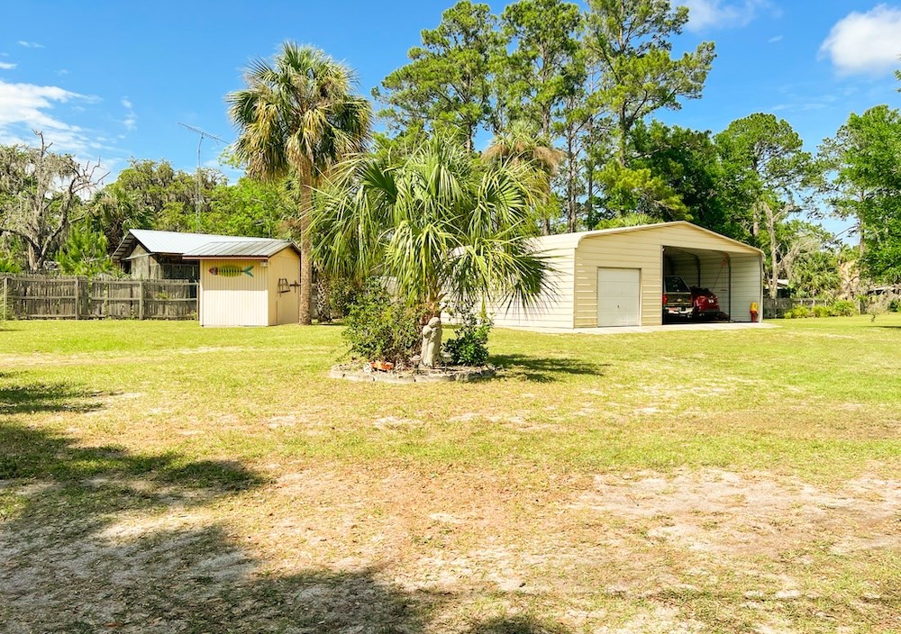 Carport/Garage next to Shed