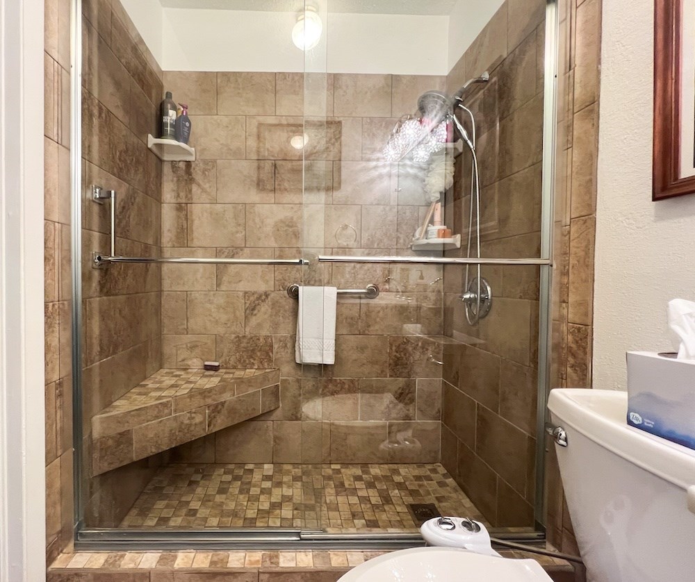 Shower with built-in Bench