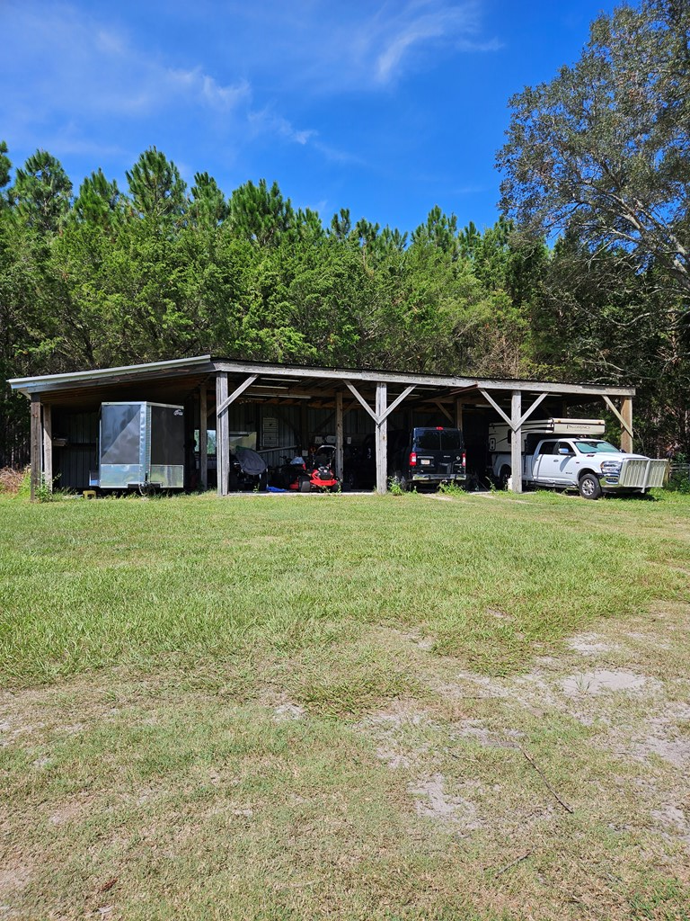 Pole Barn with Elec & Water