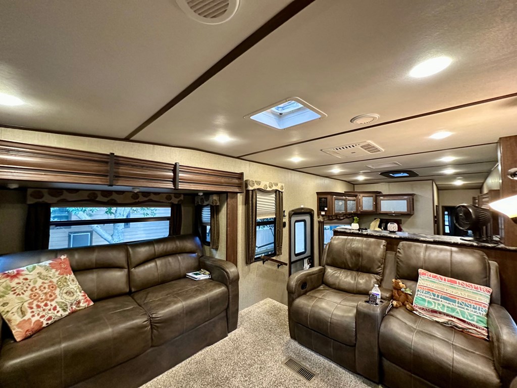 Living Room in 5th Wheel Space