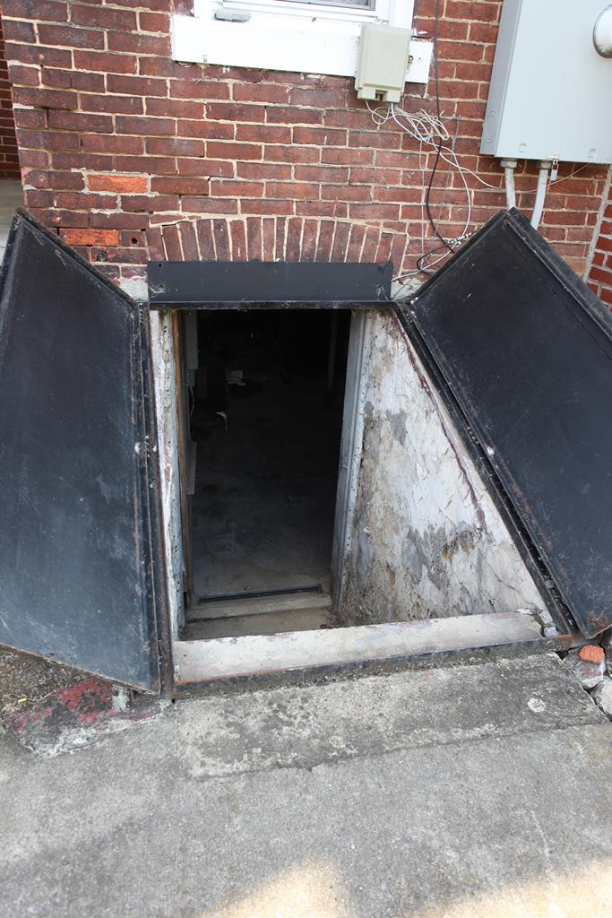 Crawl Space Under Family Room