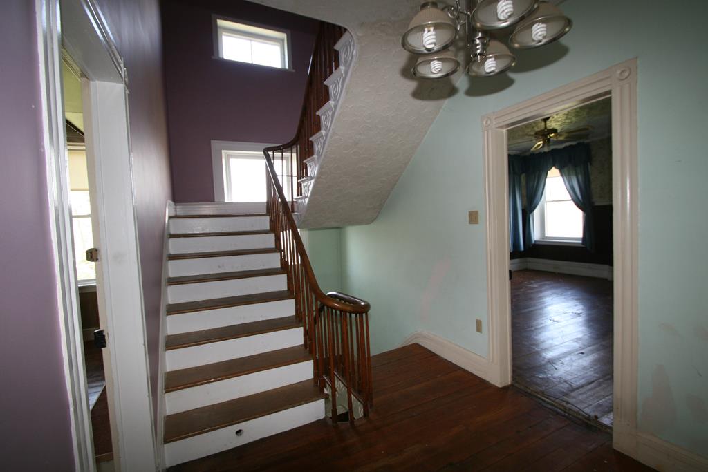 2nd Floor Stairway