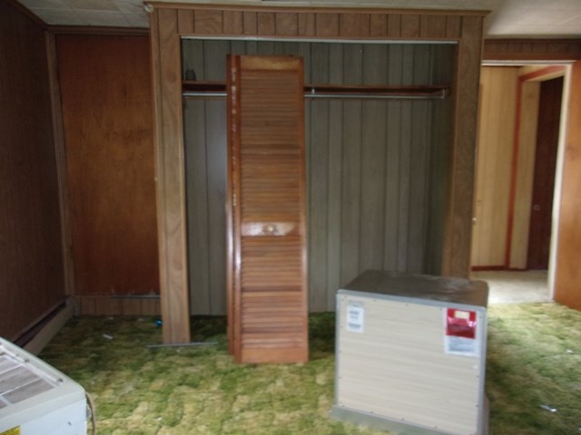 Upstairs Primary Bedroom Closet