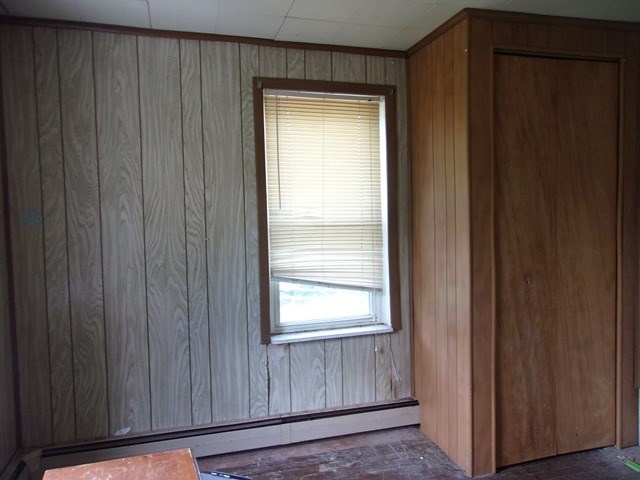 Small upstairs 2nd Bedroom